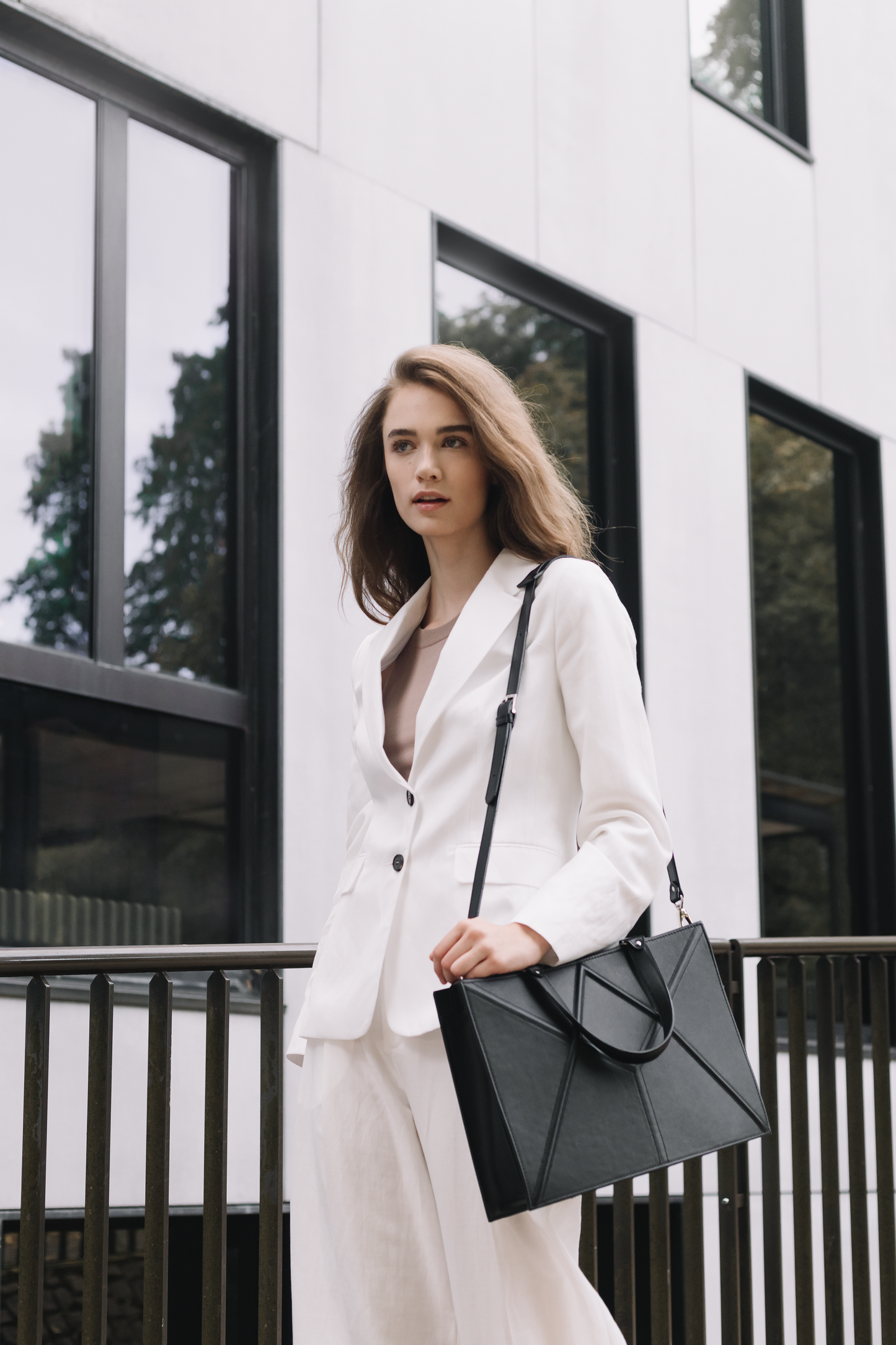FACET handbag - Black - gjord på beställning (2 veckor)