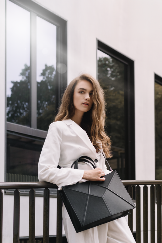 FACET handbag - Black - gjord på beställning (2 veckor)